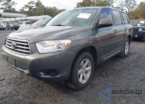 2010 Toyota Highlander Base V6 из США, поврежденный, VIN 5TDBK3EH3AS023788